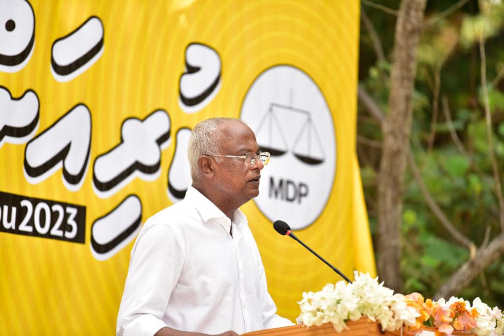 ފަށާފައިވާ މަސައްކަތްތައް ނުހުއްޓި ގެންދެވޭނީ ވެރިކަމުގައި ތިބެގެން: ރައީސް