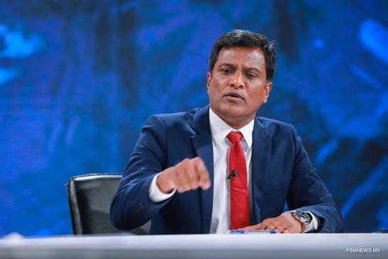 ސިޔާސީ ނިޒާމު ފޭލިވެއްޖެ: އުމަރު ނަސީރު ރަސްމީކޮށް ރިޔާސީ ރޭހަށް ނުކުމެވަޑައިގެންފި