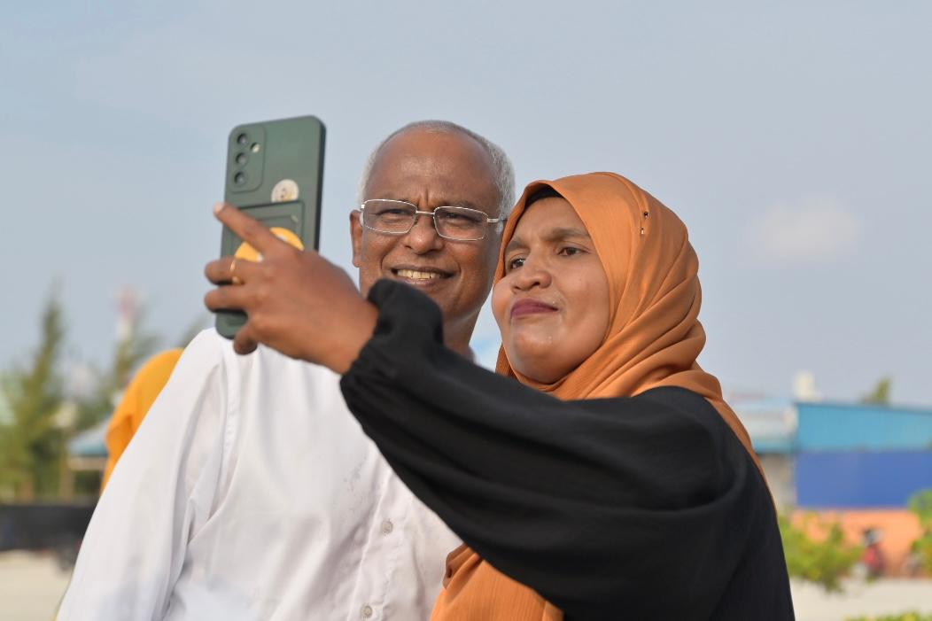 ކުޅުދުއްފުށިން ރައީސް ޞާލިހަށް ހޫނު މަރުހަބާއެއް