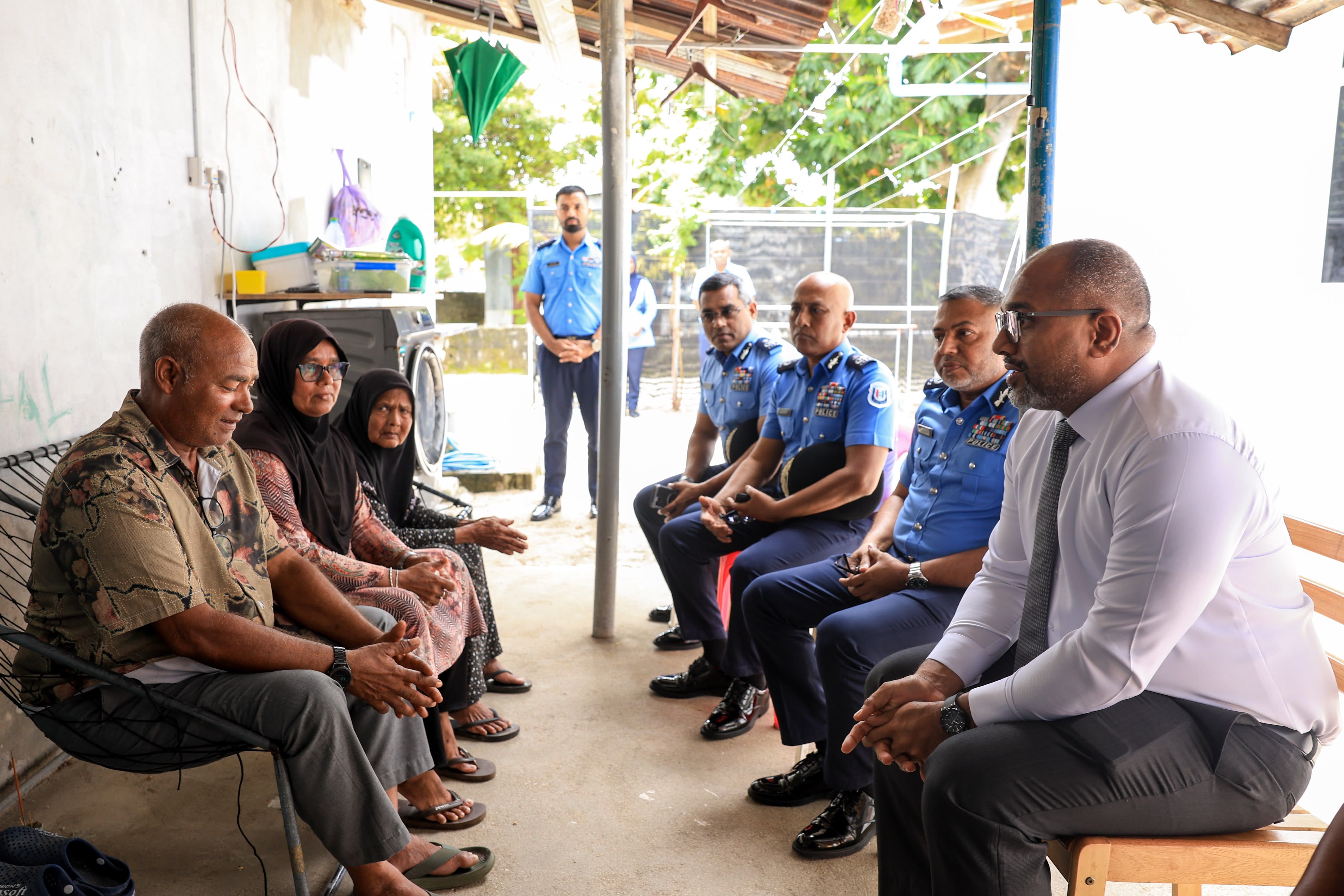 ސާޖަންޓް ޢަލީ ނާފިޢުގެ މައިންބަފައިންނާ ހޯމްލޭންޑް މިނިސްޓަރާއި ކޮމިޝަނަރ އޮފް ޕޮލިސް ބައްދަލުކުރައްވައިފި