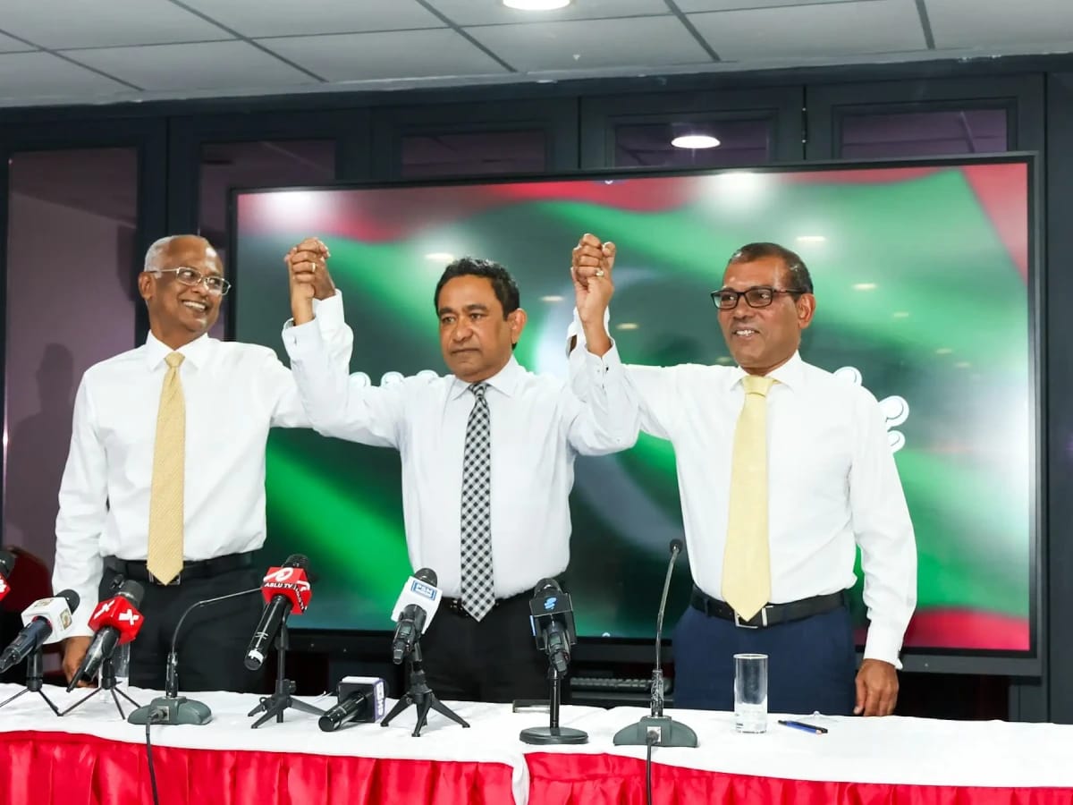 މުޒާހަރާތަކުގައި ބައިވެރިވާ ވަގުތު ކުރީގެ ރައީސުންގެ ސެކިއުރިޓީ މެދުކަނޑާލަން ނިންމައިފި