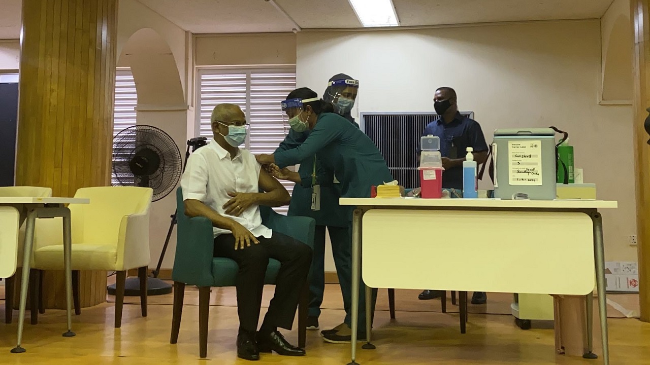 ރައީސުލްޖުމްހޫރިއްޔާ ކޯވިޑް-19 ވެކްސިން ޖައްސަވައިފި