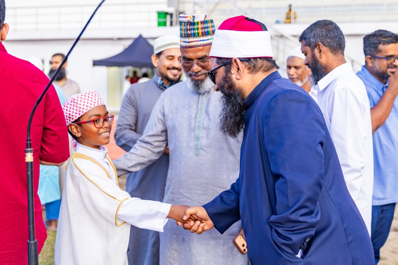 މާލީ މުޢާމަލާތުތަކުގައި ތެދުވެރިވެ، އިސްރާފާއި ރިބާއިން ދުރުހެލިވުމަށް ހުކުރު ޚުޠުބާގައި ގޮވާލައިފި
