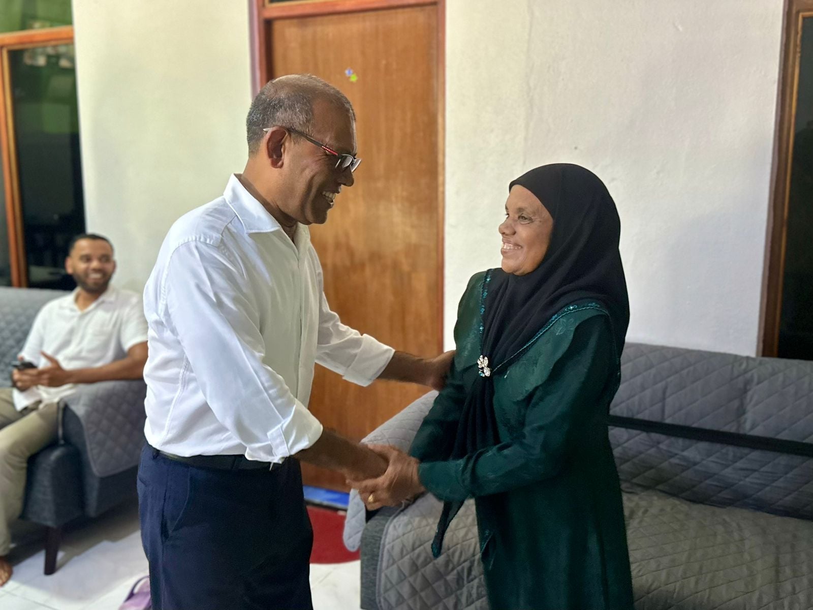 ރާއްޖެ ހުދުމުހުތާރު ވެރިކަމަކަށް އެނބުރިދާނެ ކަމުގެ އިންޒާރު ރައީސް ނަޝީދު ދެއްވައިފި