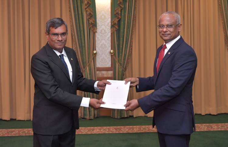 މަޖިލީހުގެ ރައީސާއި އުއްތަމަ ފަނޑިޔާރަށް ގެކޮޅު ހަމަޖެއްސުމުގެ ބިލު ރައީސް އޮފީހަށް