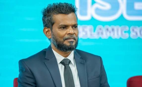 އީ-ވޯޓިން ނިޒާމު ތައާރަފުކުރުމުގެ ކުރިން ރައްޔިތުން ހޭލުންތެރިކުރުން މުހިންމު: އީސީގެ ރައީސް