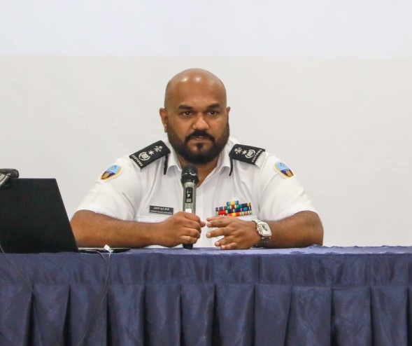 ވަގަށް މުދާ އެތެރެކުރާ ފަރާތްތަކުން ކަސްޓަމްސް އޮފިސަރުން ބަދުނާމްކުރަން މަސައްކަތް ކުރޭ: ކަސްޓަމްސް