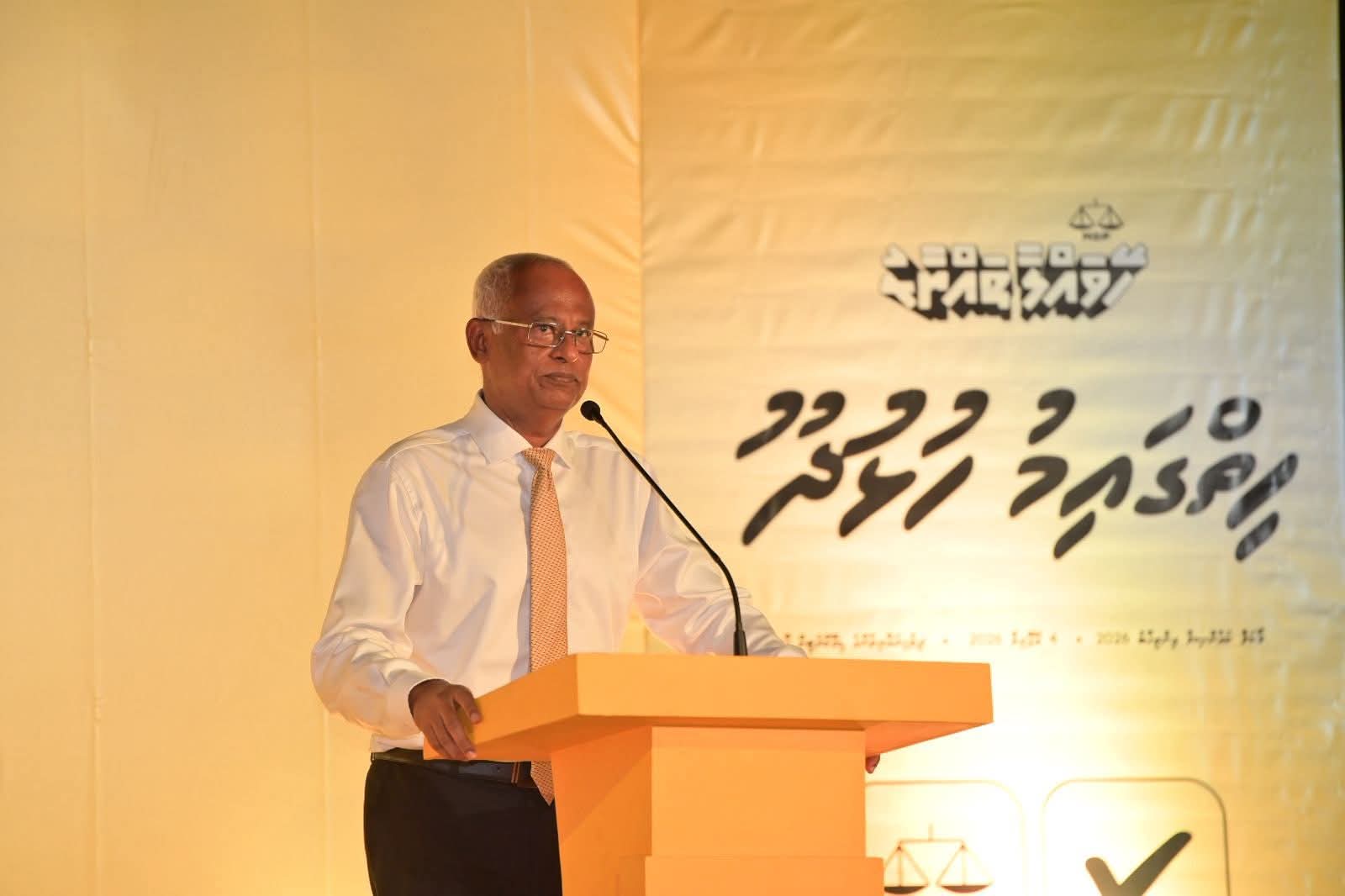 2028 ގައި ރައްޔިތުން ރައީސް މުޢިއްޒަށް އާއެކޭ ނުބުނާނެ، ރެފަރެންޑަމް ވޯޓަކީ އިތުބާރު ގެއްލުމުން ޖަހާ 'މަޅިއެއް': ސާލިޙް