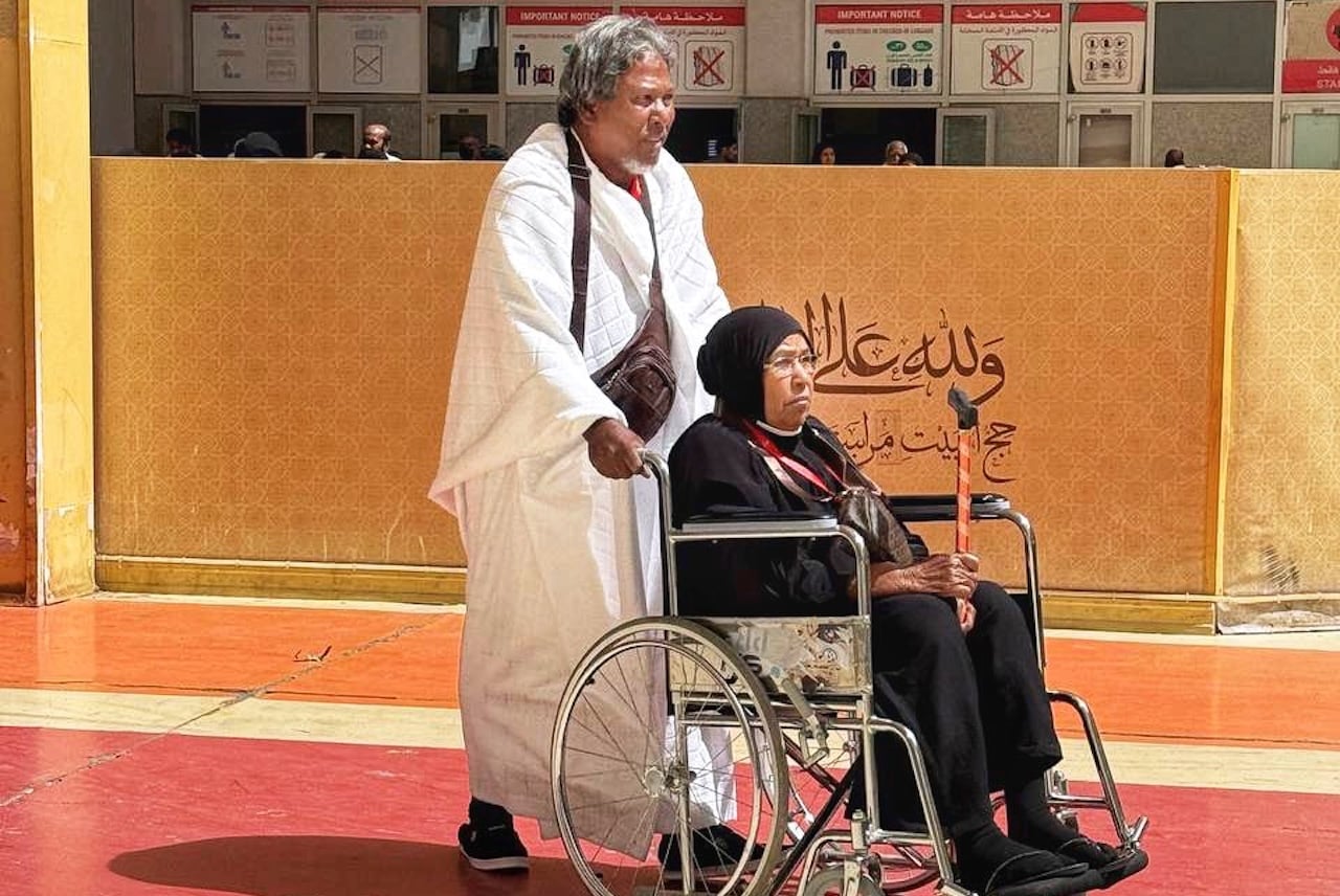 110 މީހުން ޢުމްރާއަށް ނުގެންދިޔަ މައްސަލަ: ހައްޖު ކޯޕަރޭޝަނުން 28 މީހަކު ފުރުވާލައިފި