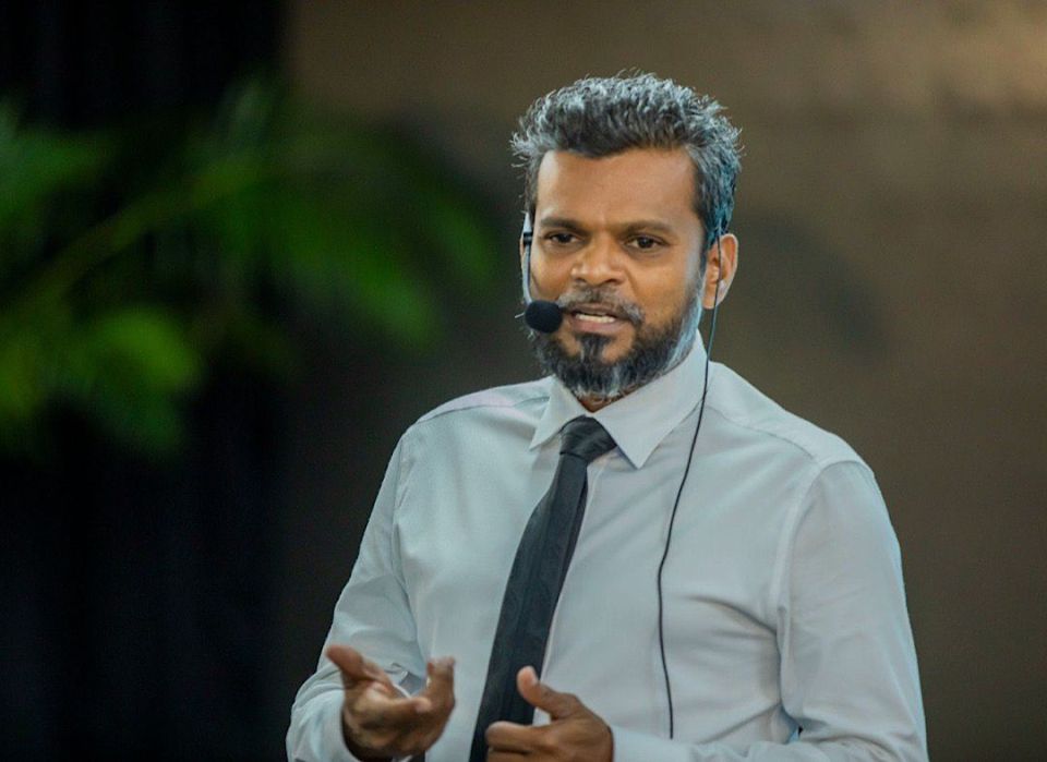 އީސީގެ ރައީސްކަމަށް ސިޔާސީ ބޭފުޅަކު: ޑިމޮކްރެސީގެ ތާހިރުކަމާމެދު އުފެދޭ ސުވާލުތައް