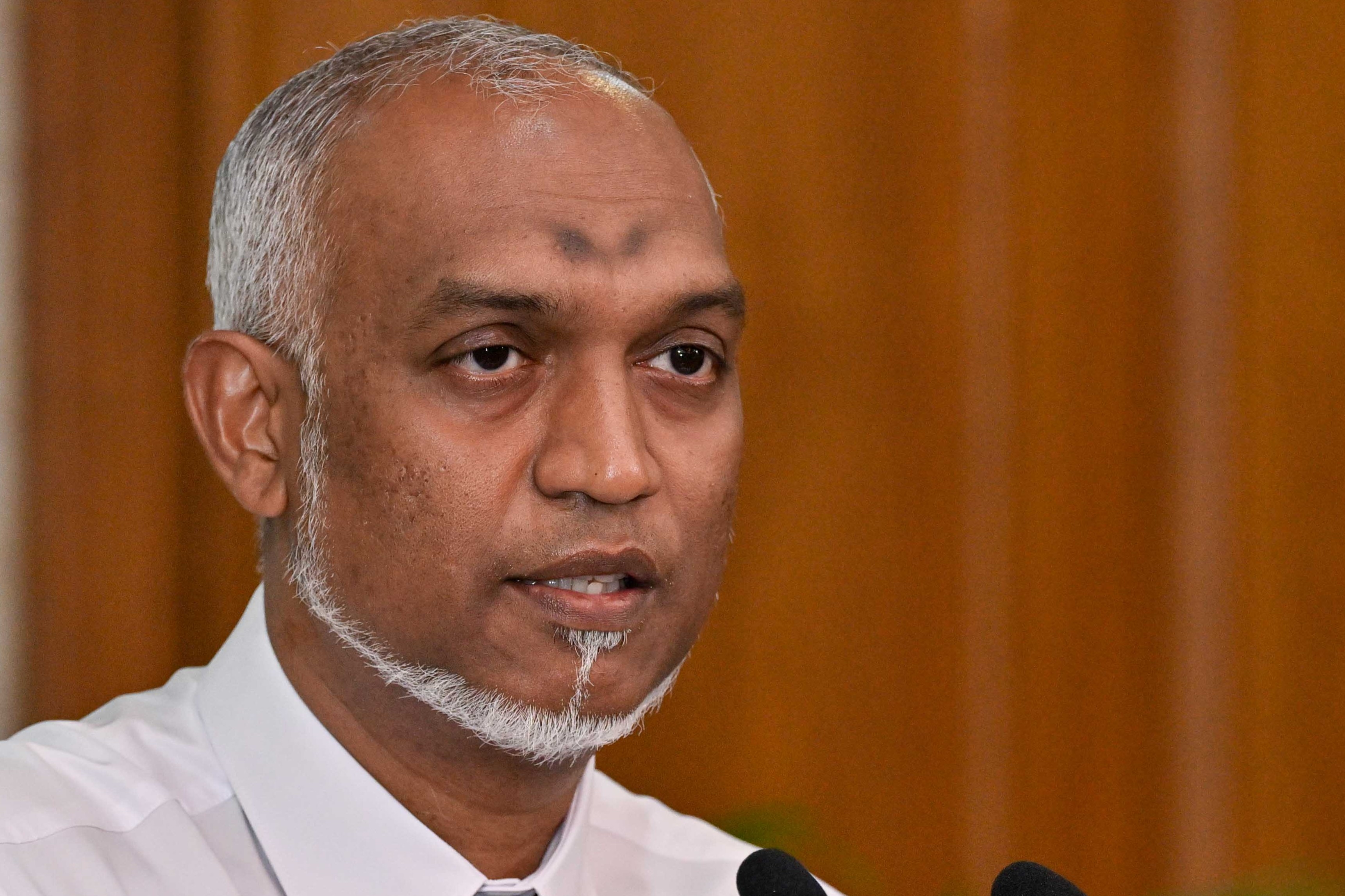 ރައީސް ޑރ. މުޢިއްޒުގެ ސަރުކާރާމެދު އާންމުންގެ އިތުބާރު ކުޑަވެ، ނުތަނަވަސްކަން އިތުރުވުން