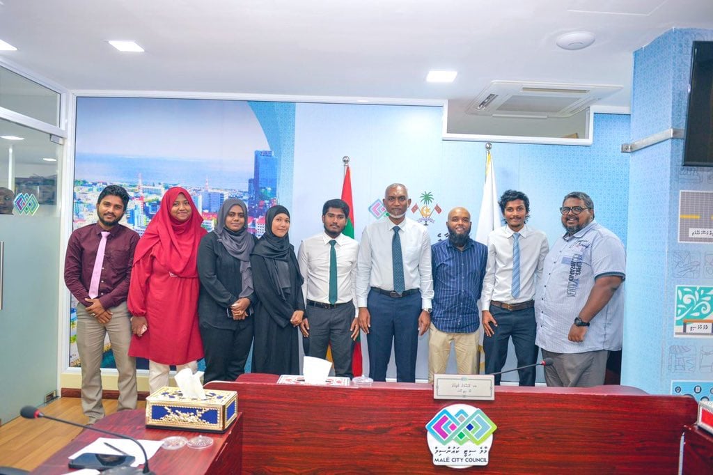 ޑރ. މުޢިއްޒު މާލެ ސިޓީ ކައުންސިލާއި މިރޭ ބައްދަލުކުރައްވަނީ