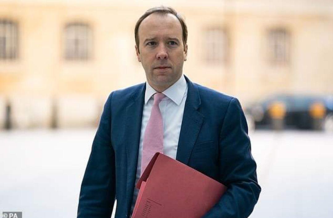 މަސް ނިމޭއިރު ދުވާލަކު  އެއްލައްކަ ޓެސްޓު ހަދަން އިނގިރޭސިން އަމާޒު ހިފައިފި