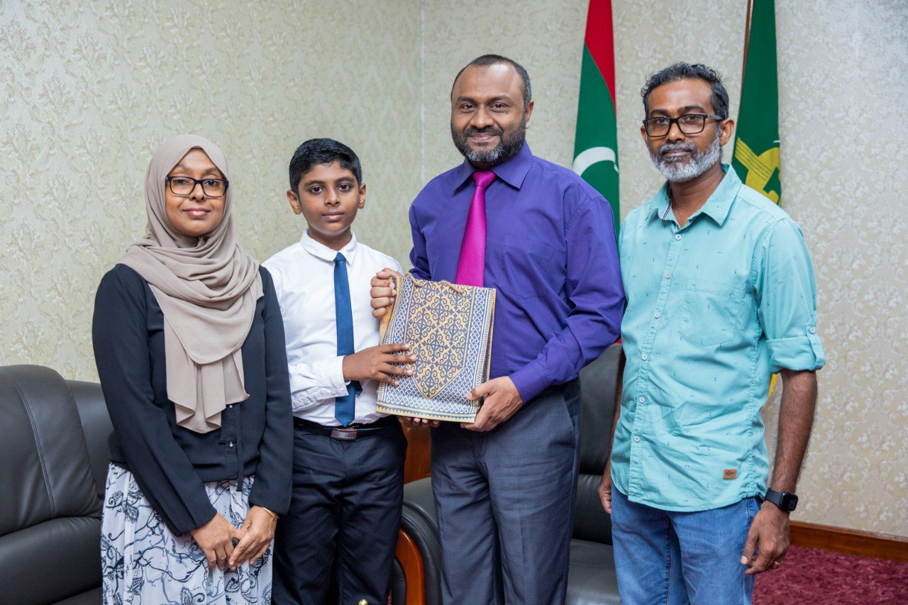 ޤުރުއާން ހިތުދަސްކުރި އިޒްކާނަށް ތަރާވީސް ކުރުމުގެ ފުރުސަތު ދެނީ