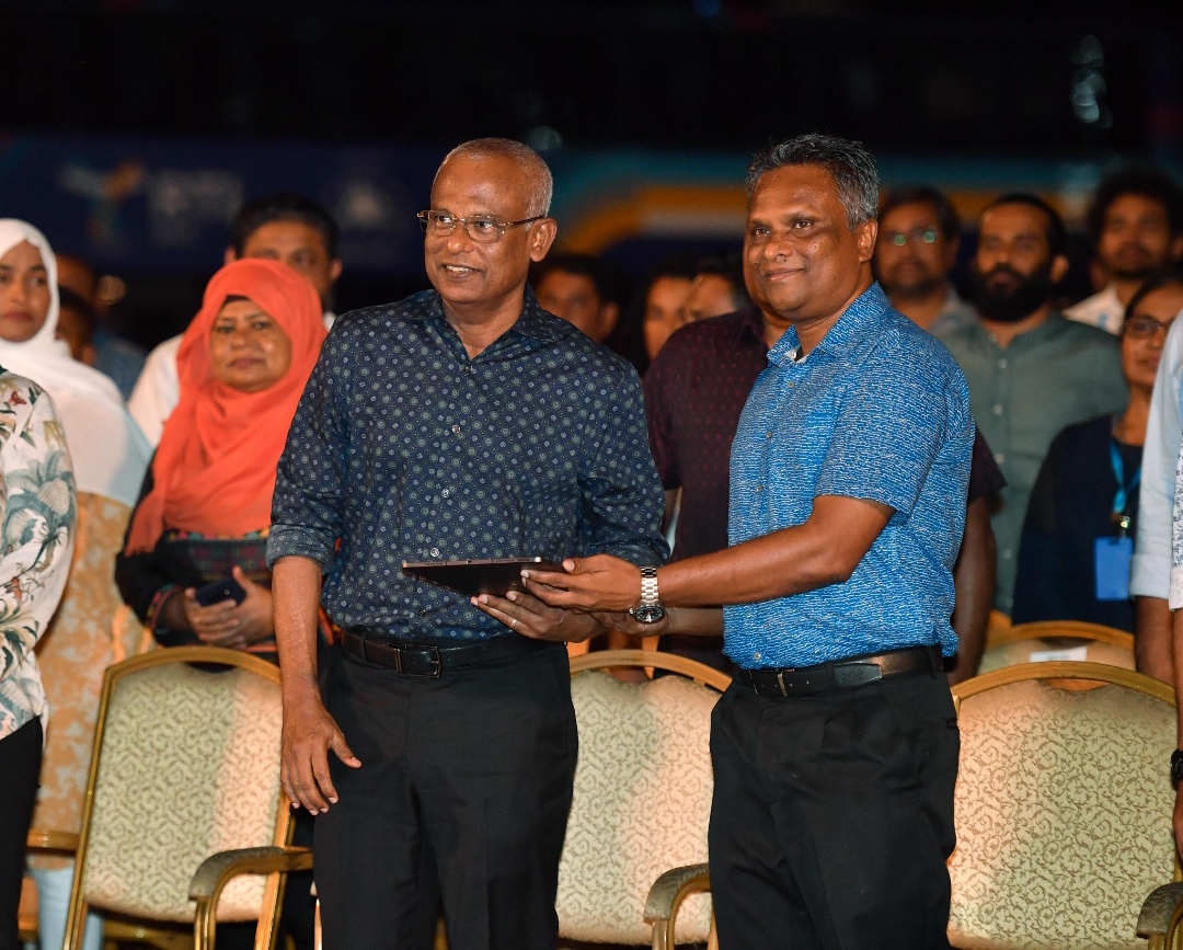 އަލިފުށި، މުލި އަދި ފަރެސްމާތޮޑާ އެއަރޕޯޓް މި ދައުރުގެ ތެރޭގައި ނިމޭނެ: އާޒިމް