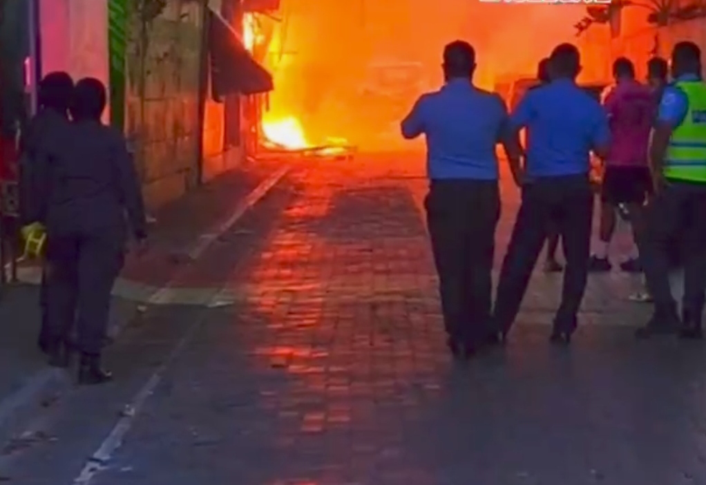 ނީލަން ފިހާރައިގައި ރޯވެ އަނދަނީ