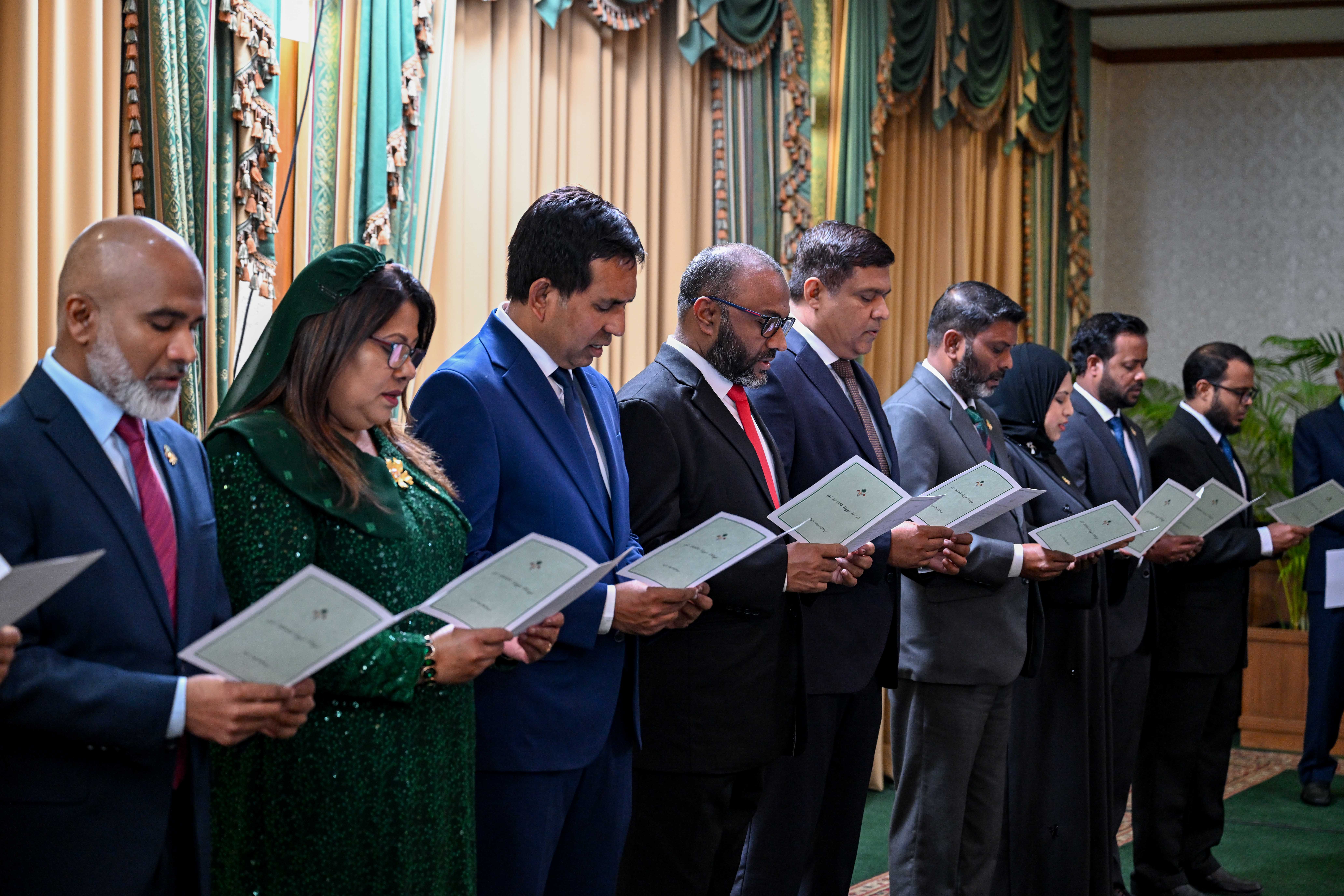 ވަޒީރުންނަށް ރުހުން ދިނުމުގެ މައްސަލަ ކޮމިޓީއަށް