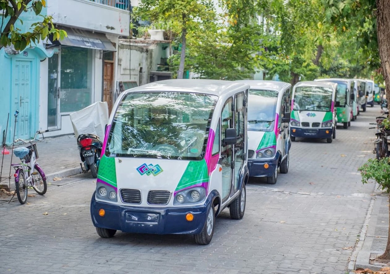 އިލެކްޓްރިކް އުޅަނދުތަކުގެ ނަންބަރު ބޯޑު ފެހި ކުލައަށް ބަދަލުކުރަން 60 ދުވަހުގެ މުއްދަތެއް ދީފި