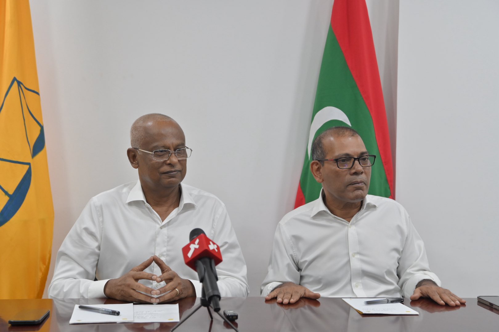 އެމްޑީޕީ ގައުމީ މަޖިލީހުން ނަޝީދަށް ގޮނޑިއެއް، ޕާޓީ ހިންގަން ދެ ރައީސުން ހިމެނޭ ކޮމެޓީއެއް ހަދަން ނިންމައިފި