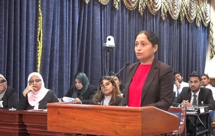 މަޖިލިސް ތަމްސީލުކުރާ އޭޖީ އޮފީހުން ކޯޓުގައި ވަކާލާތުކުރީ މަޖިލީހާ ދެކޮޅަށް