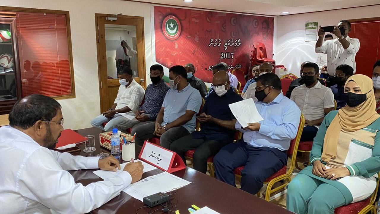 ރައްޔިތުން ގަބޫލުކުރާނެ ވާހަކައެއް ދެއްކެވުމަށް ޖޭޕީން ރައީސް ނަޝީދަށް ގޮވާލައިފި