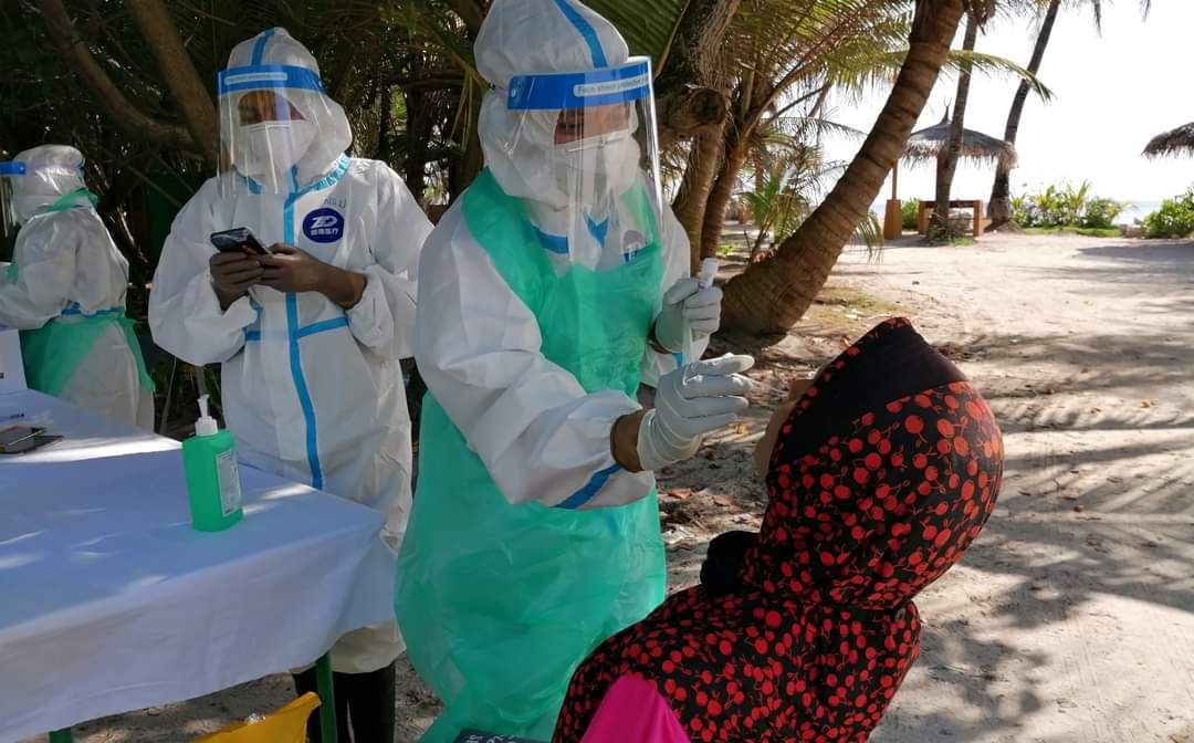 ކޮވިޑް-19: ޕޮޒިޓިވްވާ މީހުންގެ އަދަދު ހިފެހެއްޓި، މަރުވާ މީހުންގެ އަދަދު ދަށްކުރެވިއްޖެ: ޓެގް