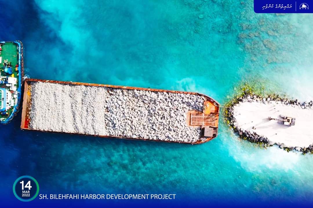 ބިލެއްފަހި ބަނދަރު: ބޮޑުހިލައިގެ ތިންވަނަ ޝިޕްމަންޓް ޕްރޮޖެކްޓް ސައިޓަށް