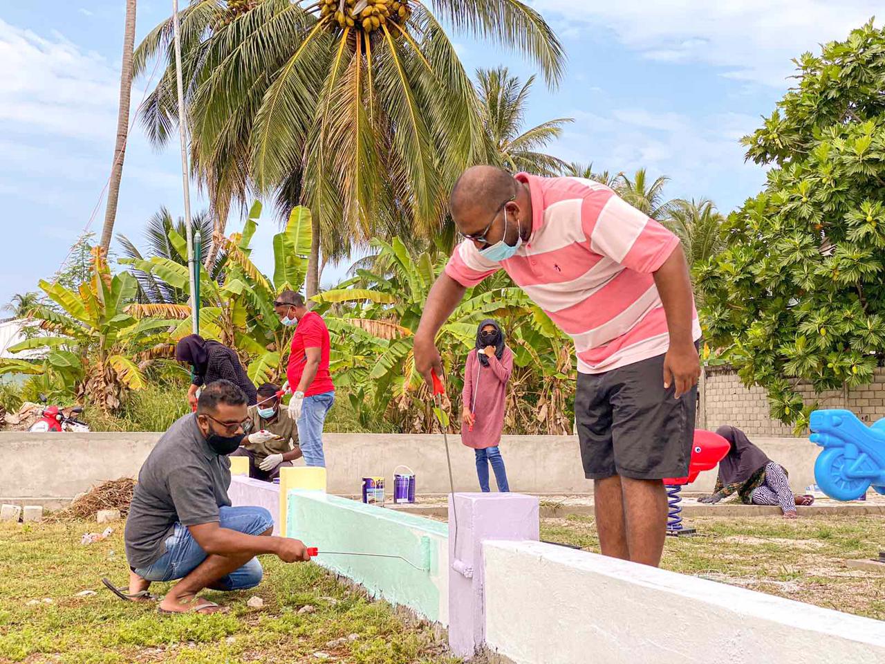 ބީއެމްއެލްގެ މުވައްޒަފުން އިސްނަގައިގެން 3 ރަށަކަށް އެހީ ފޯރުކޮށްދީފި