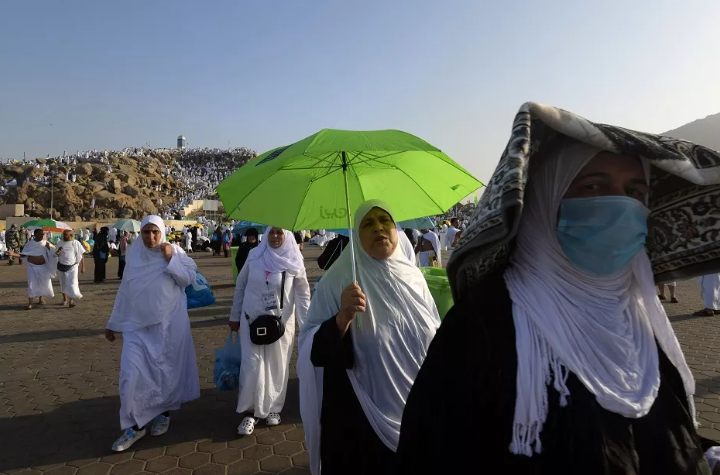 ހުއްދަ ނުހޯދާ ހައްޖައްދާ ފަރާތްތައް ބޮޑެތި އަދަދުތަކުން ޖޫރިމަނާކުރަން ސައުދީން ނިންމައިފި