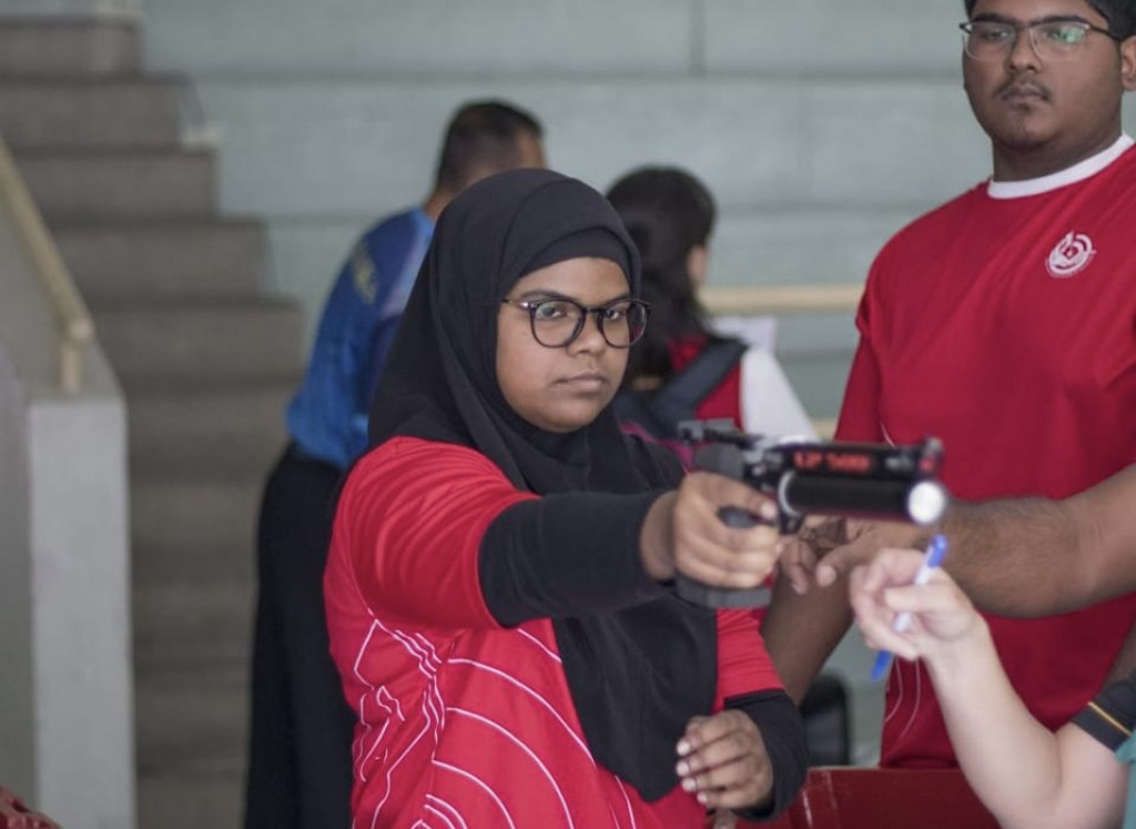 ޝޫޓިންގ ސްޕޯޓްސްގައި ރާއްޖެއަށް ފުރަތަމަ ރިހިމެޑަލް ހޯދައިދިން އީޝަލްއަށް ރައީސްގެ މަރުހަބާ