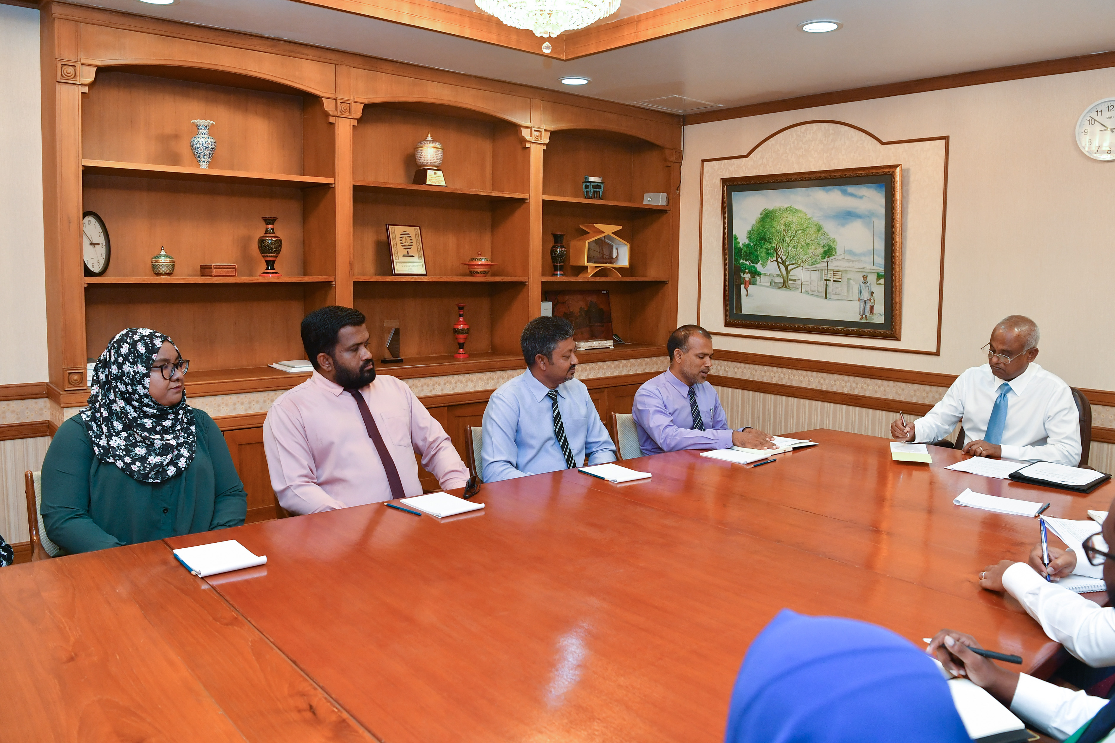 ބަނޑިދޫގެ ތަރައްގީއާ ގުޅޭގޮތުން ރައީސާ މަޝްވަރާކޮށްފި