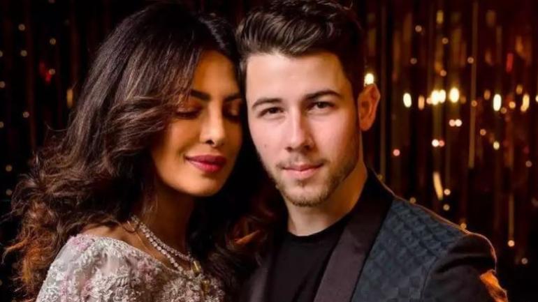 ޕްރިޔަންކާއާއި ނިކް ވަރިވާކަށް ނޫޅޭ: މަންމަ