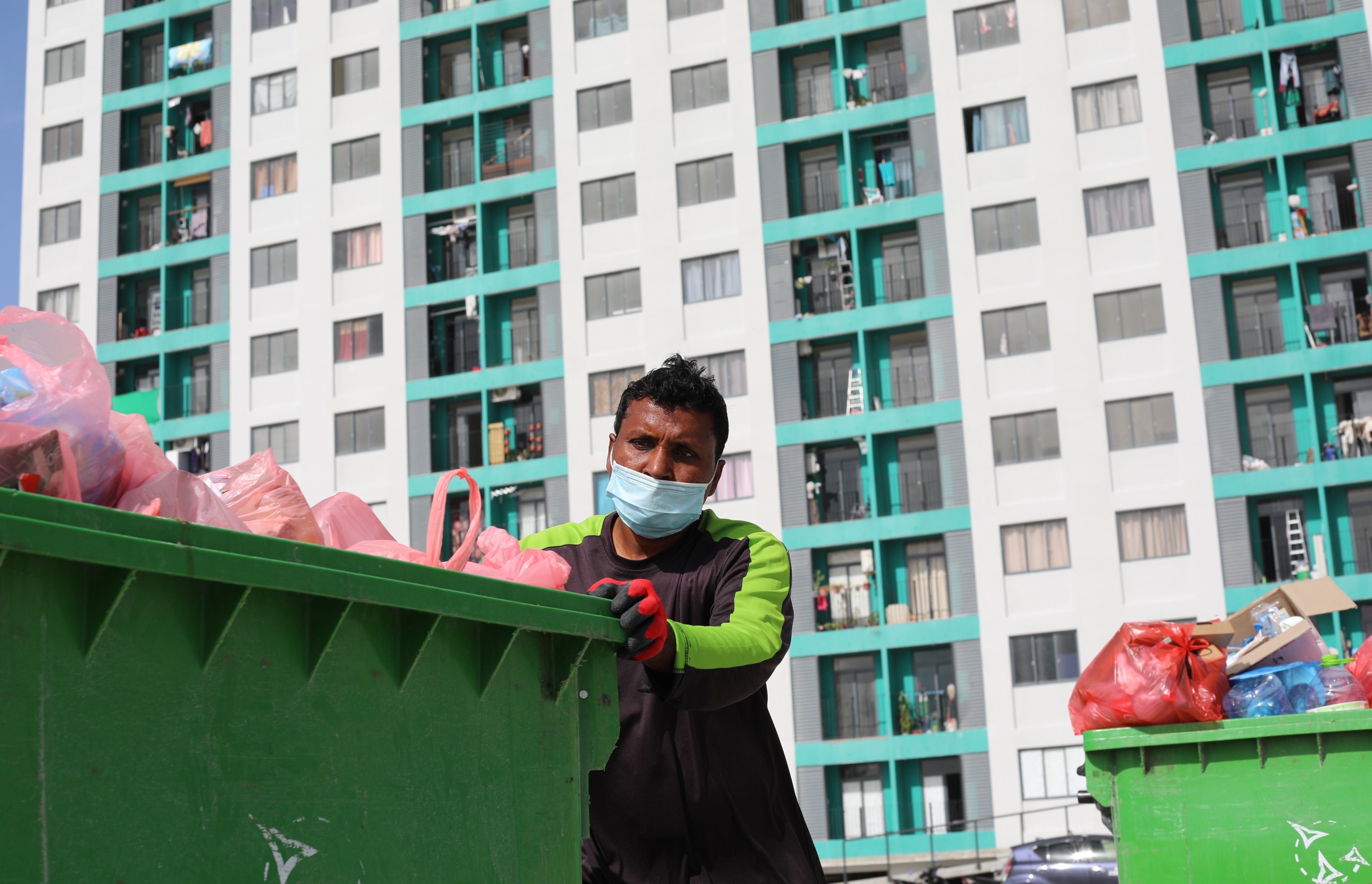 ހިޔާ ފްލެޓުތަކުގެ ކުނި އުކައިދިނުމުގެ ޚިދުމަތަށް 150 ރުފިޔާ ނަގަން ނިންމައިފި