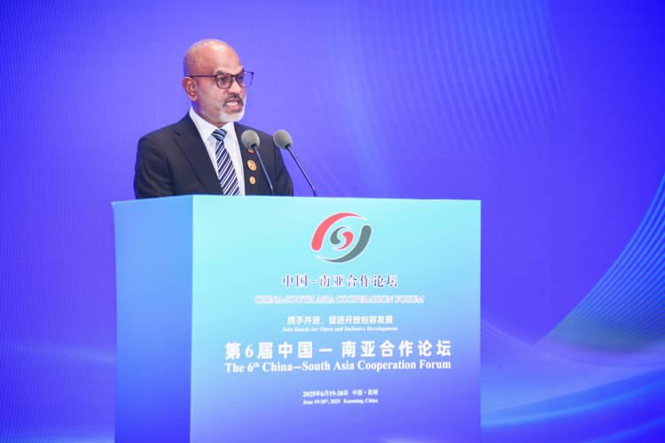 ދެމެހެއްޓެނިވި ތަރައްޤީ ކަށަވަރު ކުރުމަށް އަވަށްޓެރި ގައުމުތަކާއެކު މަސައްކަތް ކުރަން ޖެހޭ: ނާޒިމް