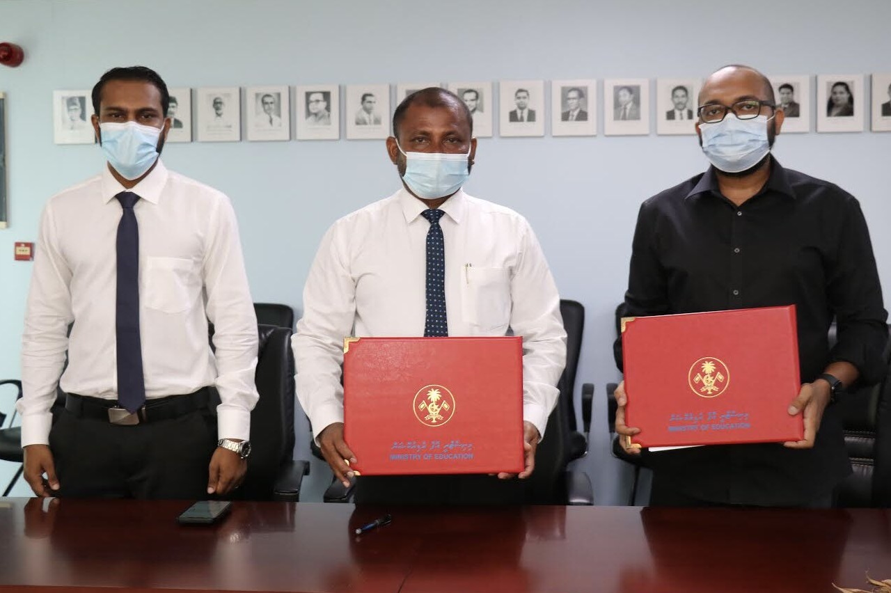 ސެޓެލައިޓް ސްކޫލްގެ ގޮތުގައި ދެސްކޫލެއް އަޕްގްރޭޑް ކުރަނީ