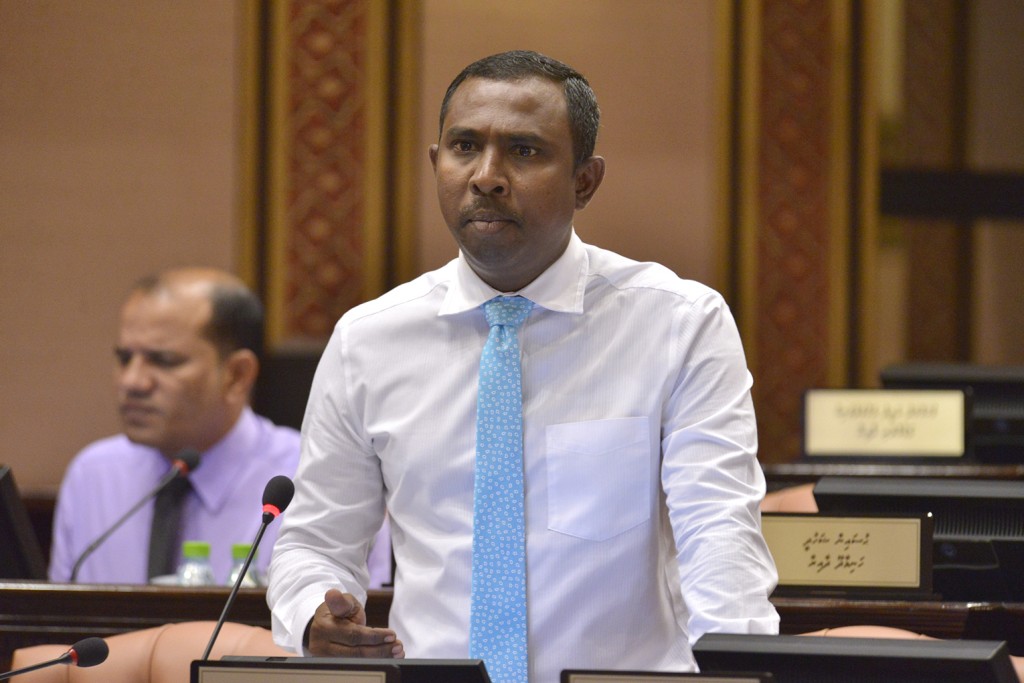 ވެންޓިލޭޓަރު މައްސަލާގައި ހެކި ނުހޯދުނީ އޭސީސީގެ ނާގާބިލު ކަމުން: އާޒިމް