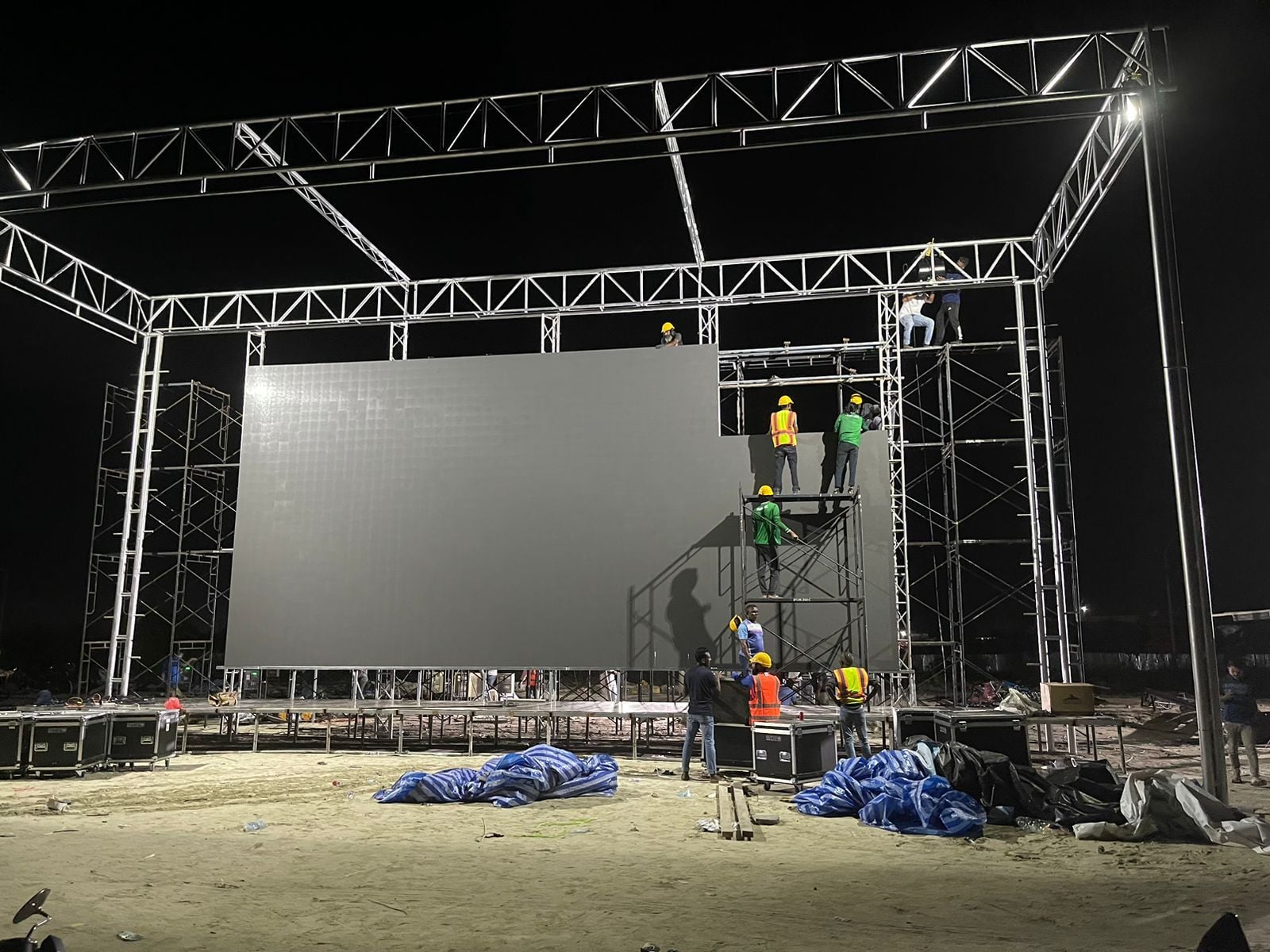 ވޯލްޑްކަޕް ފޯރި: މާލެ ސަރަހައްދުގައި ބަހައްޓާ އެއްމެ ބޮޑު ސްކްރީން ހުޅުމާލޭގައި