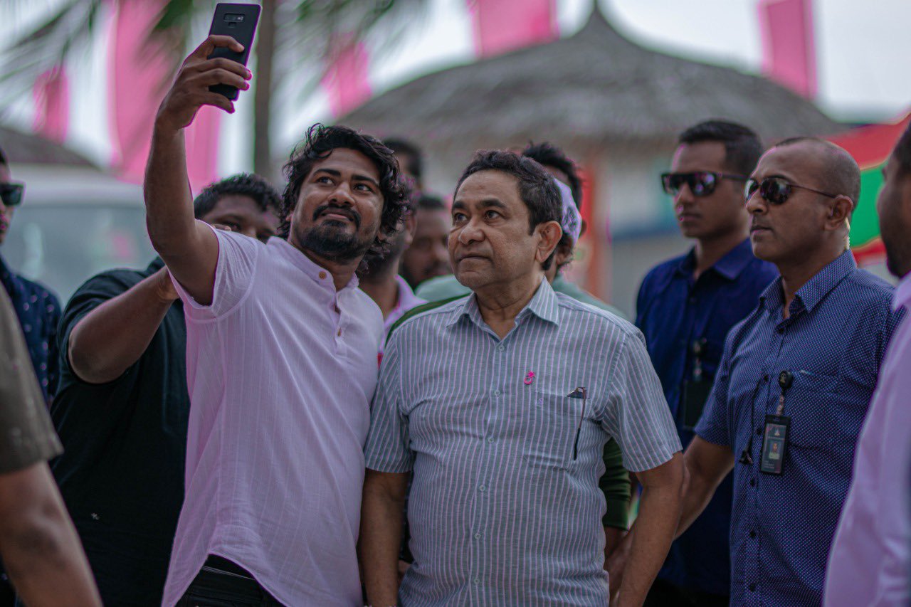 ރިޔާސީ އިންތިޚާބުގައި ވާދަކުރުމަށް ޔާމިން ކެންޑިޑެންސީ ފޯމުގައި ސޮއިކުރައްވައިފި