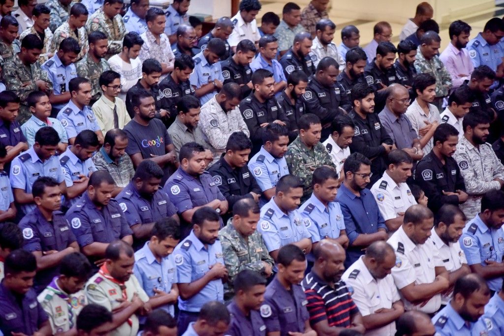 މާލޭގައި މަޣުރިބު ނަމާދުން ފެށިގެން ގައިދުރުކޮށް ސަފުހެދުން ހުއްޓާލަން އަންގައިފި