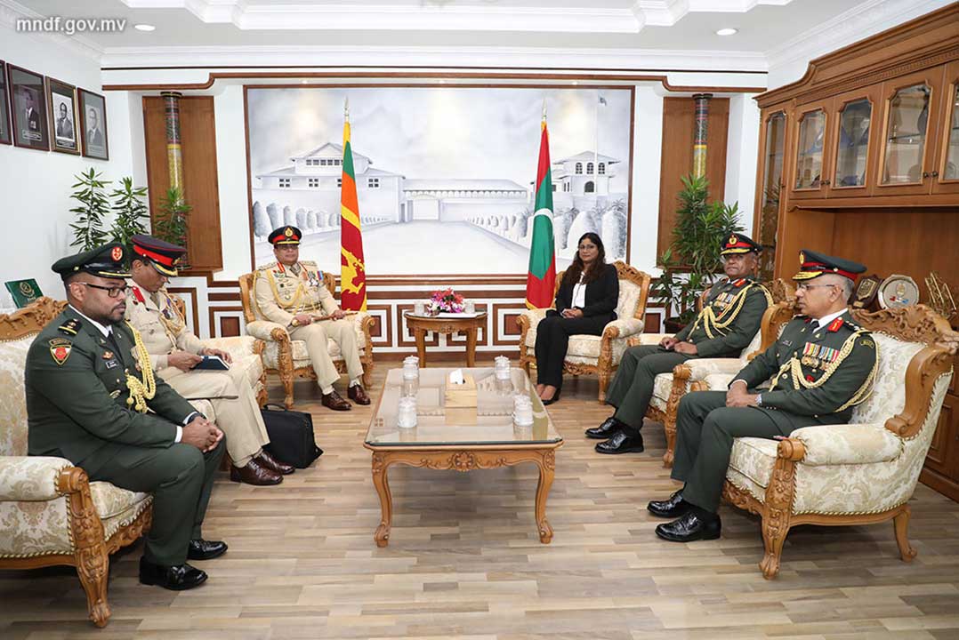 ލަންކާއާއި ރާއްޖޭގެ އަސްކަރީ ގުޅުން ވަރުގަދަކުރަން މަޝްވަރާކޮށްފި