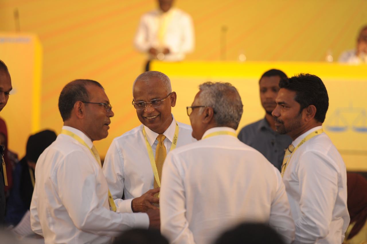 ބަރުލަމާނީ ގަރާރު ނަގަން ރައީސް ނަޝީދު އެއްބަސްވެވަޑައިގެންފި