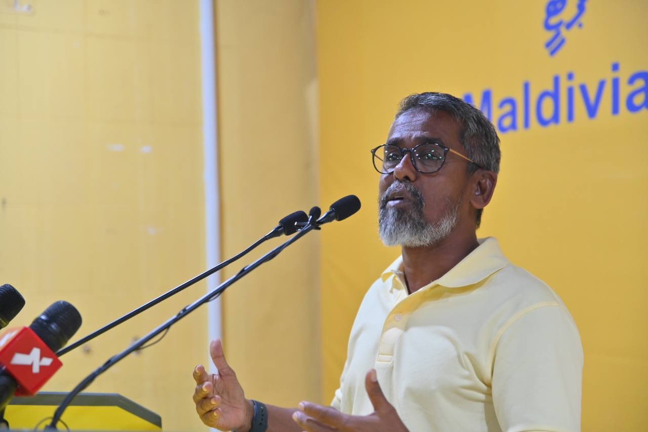 އިދިކޮޅު ޕާޓީއެއް އޮންނާކަށް ނުޖެހޭ؛ ސަރުކާރު އޮތީ ރައީސް މުޢިއްޒާއި ދެކޮޅަށް: ފިއްޓޭ