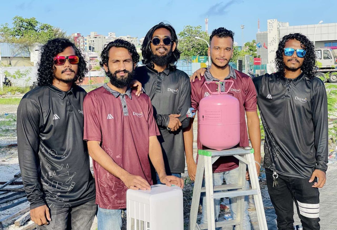 ދެބެއިން ފެށި މަސައްކަތް؛ އިލެކްޓޯނިކް ސާމާނު މަރާމާތު ކުރުމުގައި އެންމެ އުހަށް!