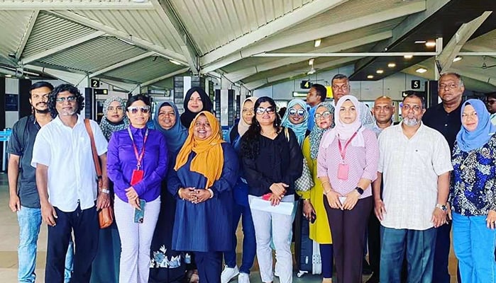 ތަޖުރިބާ ދަތުރެއްގައި ބްރޯޑްކޮމްއާއި ބްރޯޑްކާސްޓަރުންގެ ޓީމެއް އިންޑިއާއަށް