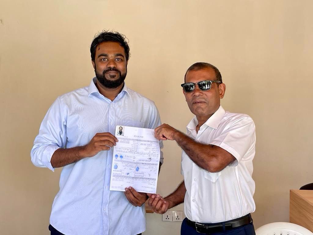 އަހުމަދު އަންވަރު ސިމްވާރް ވެސް ސަރުކާރުން އިސްތިއުފާދީފި