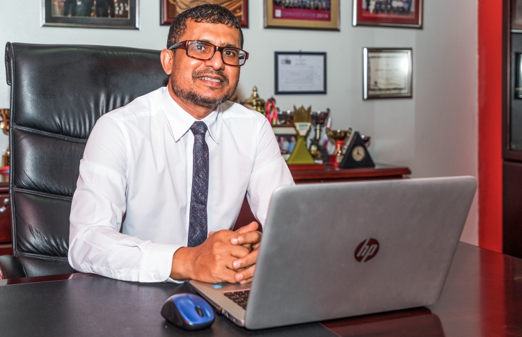 އަމިއްލަ މީހާއަށް ޝަރުތުތަކަކާއި ނުލައި ވިޔަފާރިއެއް ފެށެންވާނެ: ޝަރީފް