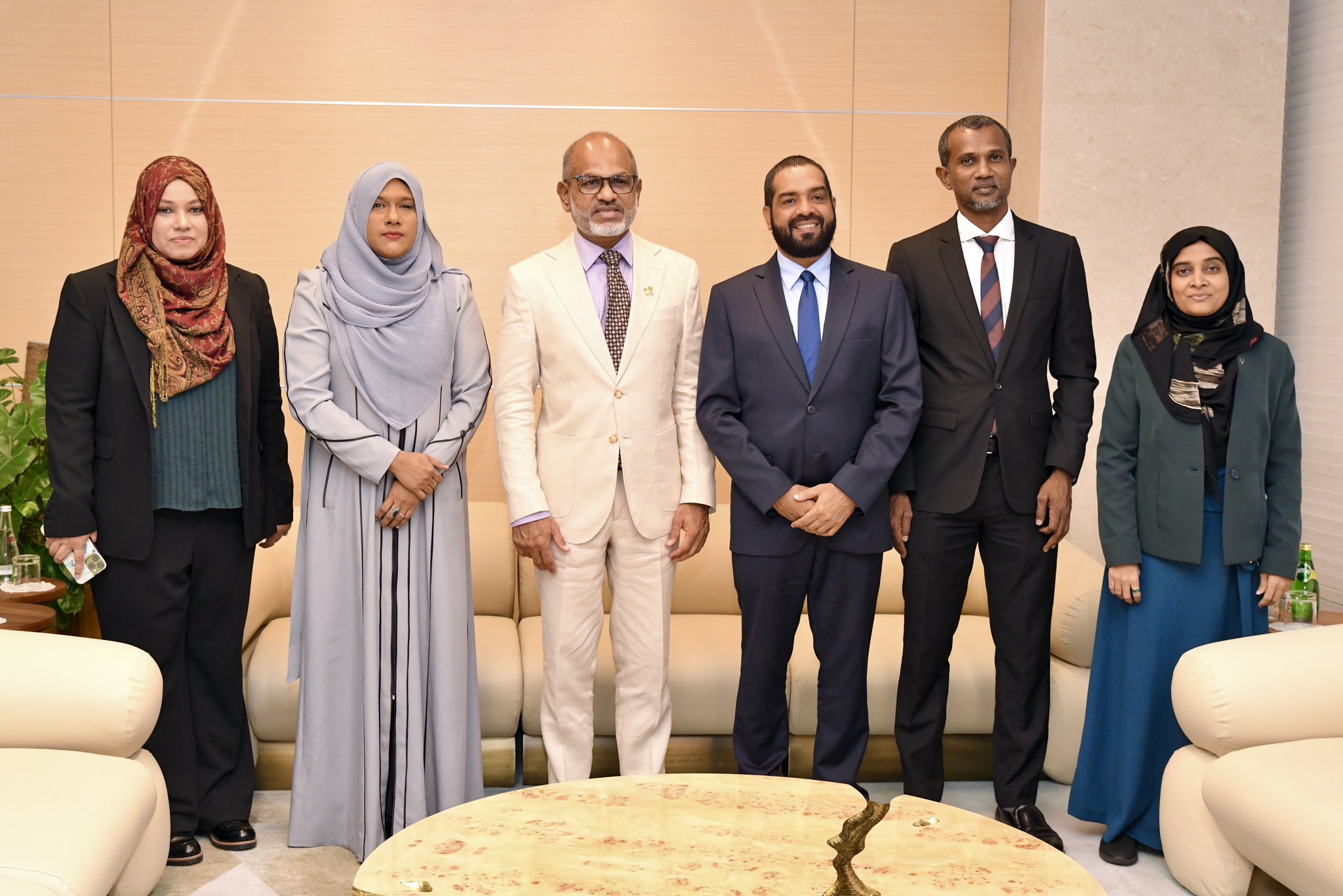 ރައްޔިތުންގެ މަޖިލީހުގެ ނާއިބު ރައީސް އޮސްޓްރޭލިއާއަށް