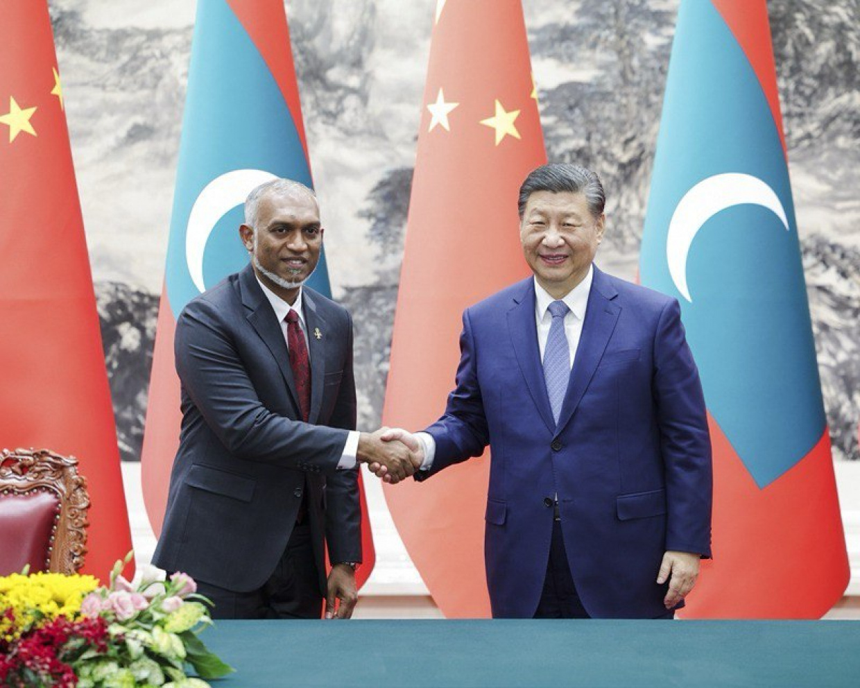 ދުނިޔޭގެ އިސް ލީޑަރުން ބައިވެރިވާ ބައްދަލުވުމަކަށް ރައީސް މުޢިއްޒު ޗައިނާއަށް