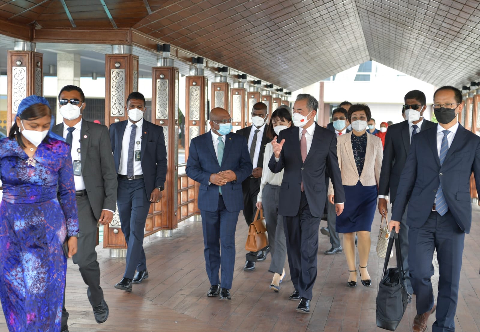 ޗައިނާއާއި ރާއްޖެއިން މުހިއްމު އެއްބަސްވުންތަކެއްގައި ސޮއިކުރަނީ