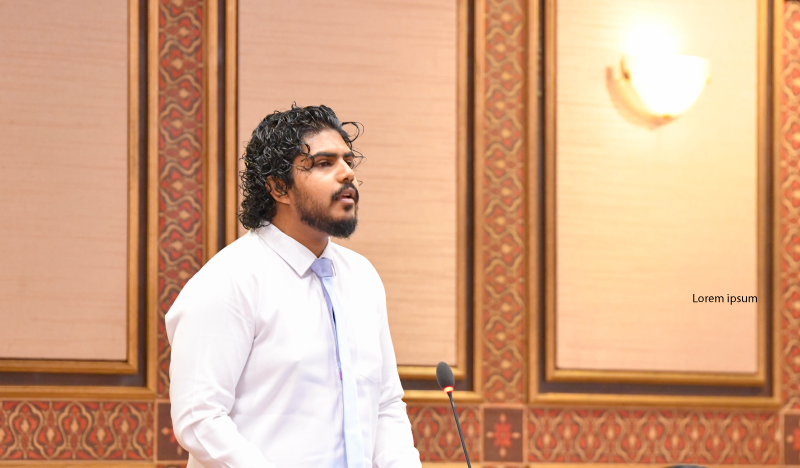 އަޒާން ގޮވާލެއްވީ އައްޑޫގައި ވަކިވަކި ކައުންސިލްތަކެއް އުފެއްދުމާ ދެކޮޅަށް ވޯޓު ދޭން